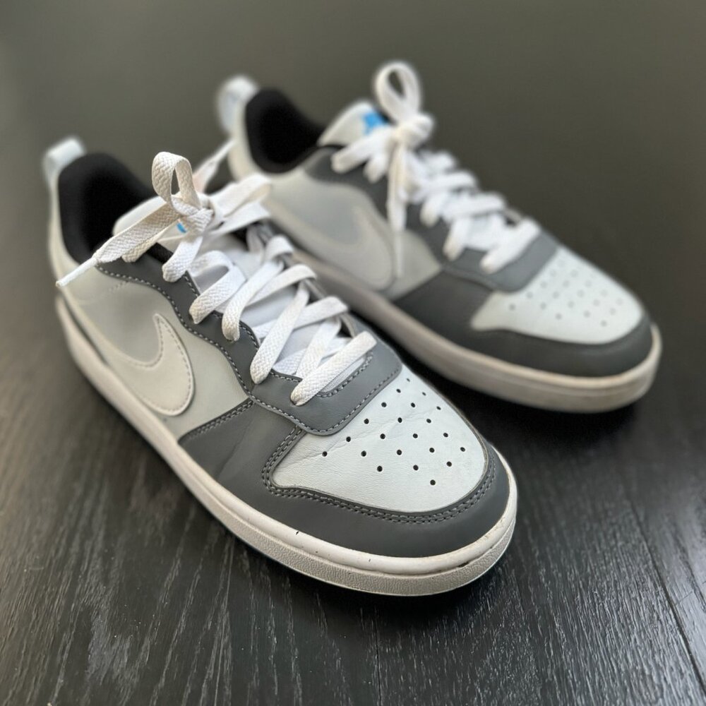 Nike Sneaker Big Kid Size 6